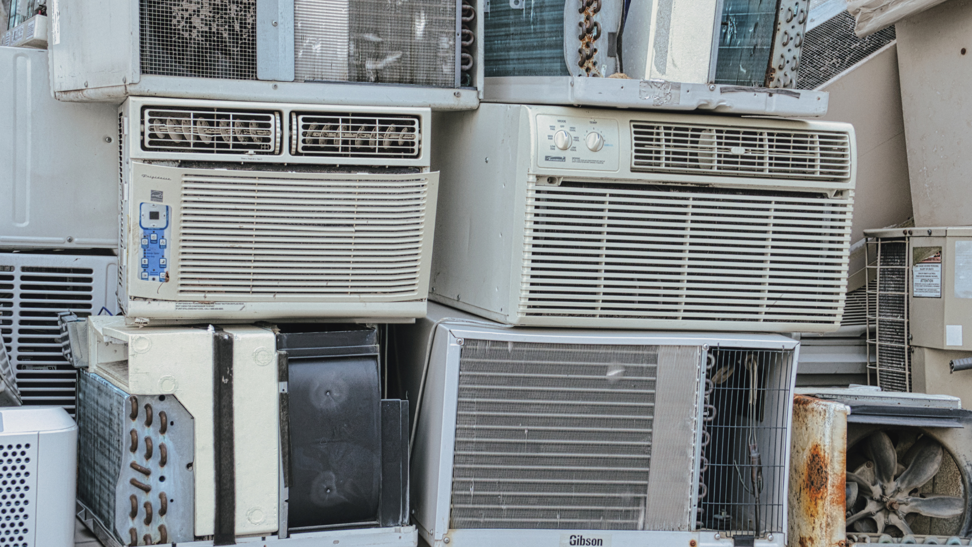 يشترون مكيفات مستعملة بالكويت